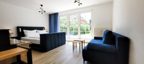 Terrasse - Parkplatz - TV im Boxspringbett - Küche
